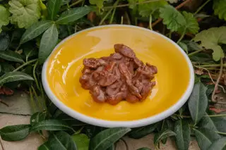 Конфета с миндалем