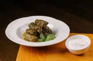Долма виноградная с мацони