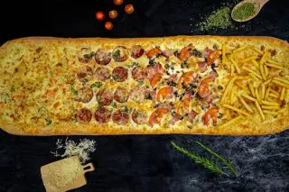 Фирменная Epic pizza метровая