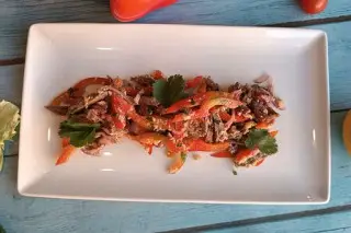 Салат с телятиной и овощами