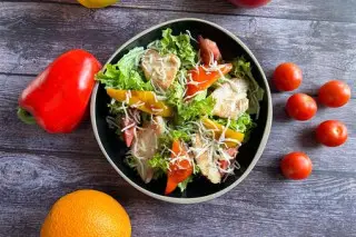 С курицей в кисло-сладком соусе
