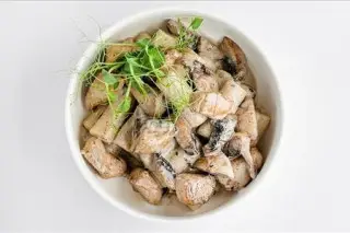 Сливочный токпокки с куриным филе