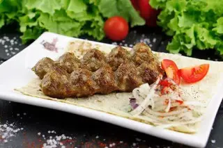 Люля-кебаб из говядины с сыром