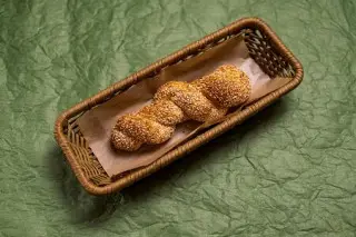 Косичка пшеничная с кунжутом