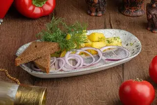 Селедка с луком 