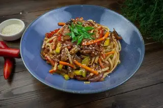 Wok со свининой 