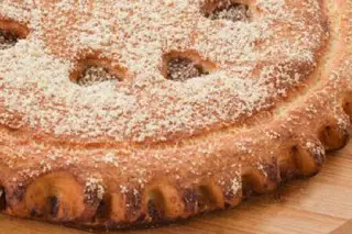 Пирог со сгущенным молоком и арахисом