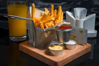 Картофель фри с 3-я соусами