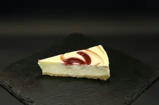 Чизкейк Нью-Йорк с клубникой
