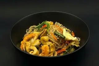 Лапша рисовая с морепродуктами