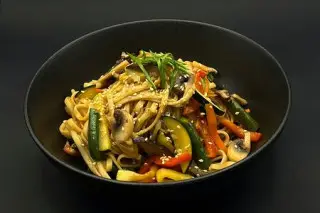 Лапша удон с овощами