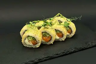 Ролл Лосось в кунжуте