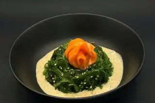 Салат чука с лососем