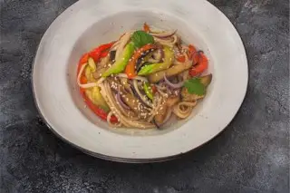 Удон по-тайски с овощами