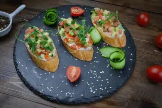 Брускетта с овощами 