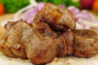 Шашлык из cвинoй шеи