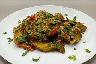 Картофель по домашнему с курицей
