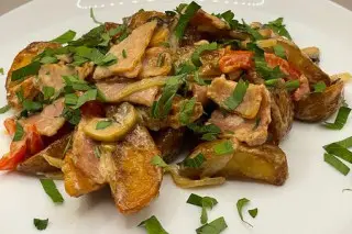 Картофель по домашнему с беконом
