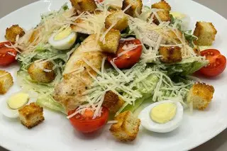 Цезарь с курицей