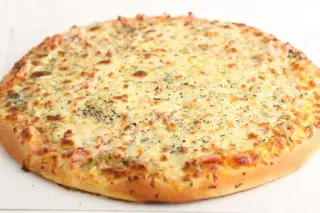 Пицца с ветчиной большая