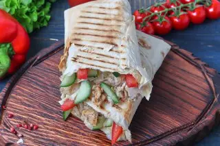 Шаурма с курицей большая острая 