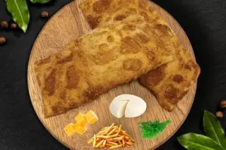 Чебурек сырный с картофелем и зеленью