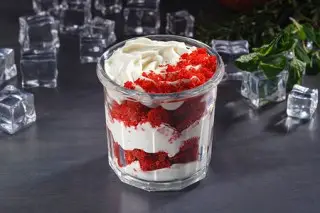 Трайфл Красный бархат с малиновым курдом