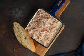 Сковородка с мясом королевского краба