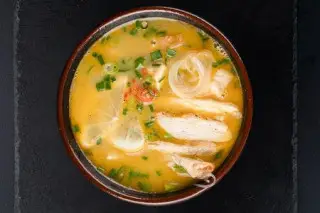 Суп Лакса с курицей