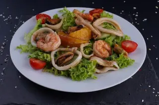 Салат Теплый с морепродуктами