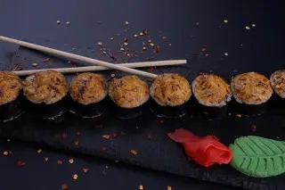 Запеченный ролл с грибами шиитаке