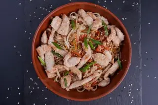 Удон с курицей