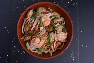 Удон с морепродуктами