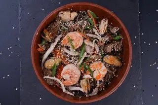 Соба с морепродуктами