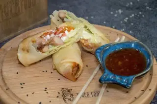 Спринг-ролл с курицей