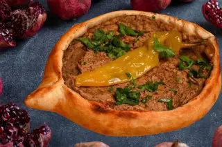Хачапури по-аджарски с фаршем и перцем