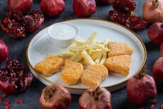 Картофель фри и наггетсы
