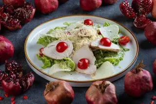 Цезарь с курицей