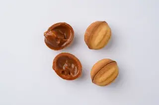Орешки с вареной сгущенкой и грецким орехом