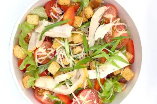Салат Цезарь курица