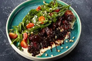 Теплый салат с куриной печенью