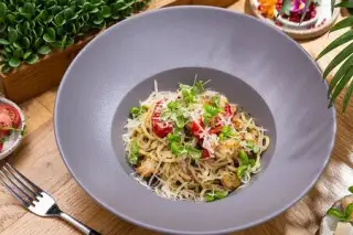 Спагетти с креветками в соусе сливочный Pesto