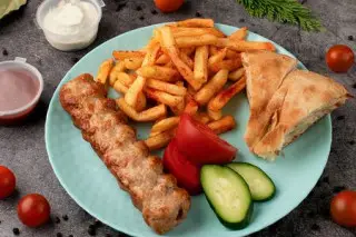 Порция с люля курицы