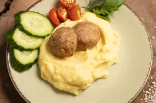 Котлетка из индейки с картофельным пюре