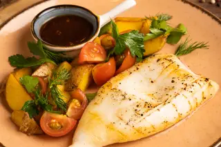 Кальмар с картофелем и овощами