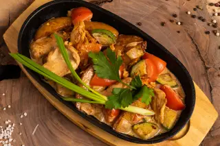 Жаркое из курицы с овощами