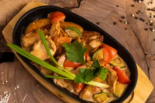 Жаркое из свинины с овощами
