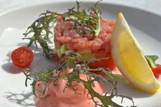 Тартар из розового тунца