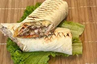 Шаурма стандартная в лаваше с курицей
