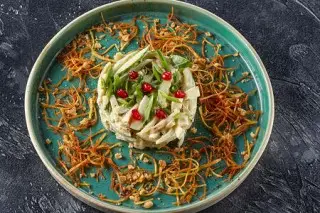 Салат с кальмаром